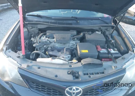 2013 Toyota Camry Se z USA, uszkodzony, nr VIN 4T1BF1FK8DU237237